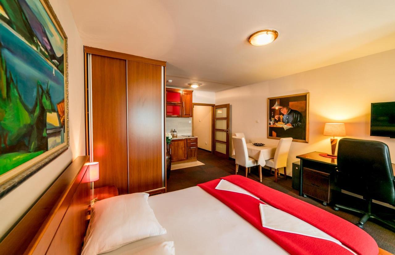 Apartmani Laban แฮร์เซ็ก-โนวี ภายนอก รูปภาพ