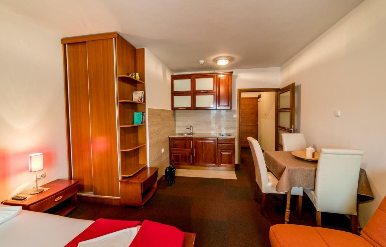 Apartmani Laban แฮร์เซ็ก-โนวี ภายนอก รูปภาพ