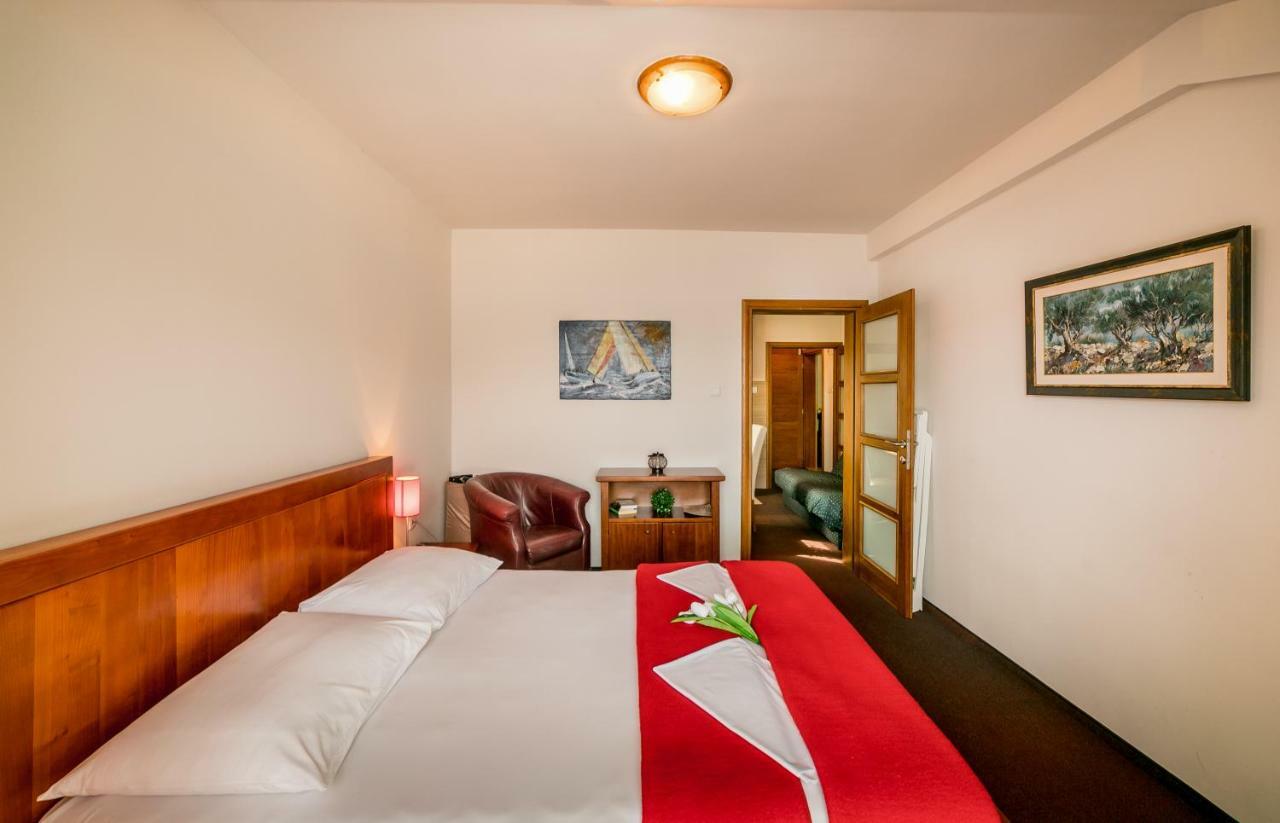 Apartmani Laban แฮร์เซ็ก-โนวี ภายนอก รูปภาพ